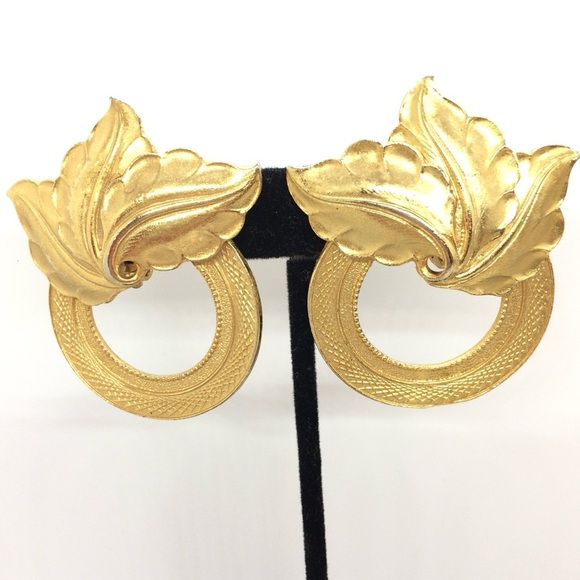 VINTAGE 80S 90S ORGANIC BRUSHED GOLD STATEMENT HOOP EARRING LEAVES PARISIAN CHIC - Picture 1 of 16